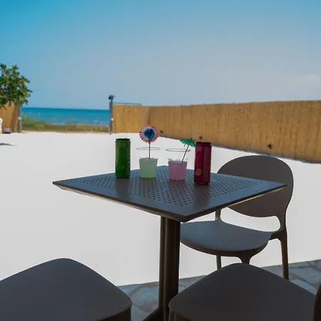 TSABAS BEACH SIDE APARTMENTS ΤΣΑΜΠΑΣ Παραλιακά διαμερίσματα 3